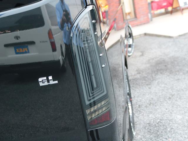 ハイエースワゴン GL ロング 新車8型 メカレスBIG-X11インチナビ 大型12.8フリップダウン 床張りフローリングフロア 全席黒革調シートカバー 1.5インチローダウン 新作Delf06 17インチAW ナスカータイヤ(30枚目)