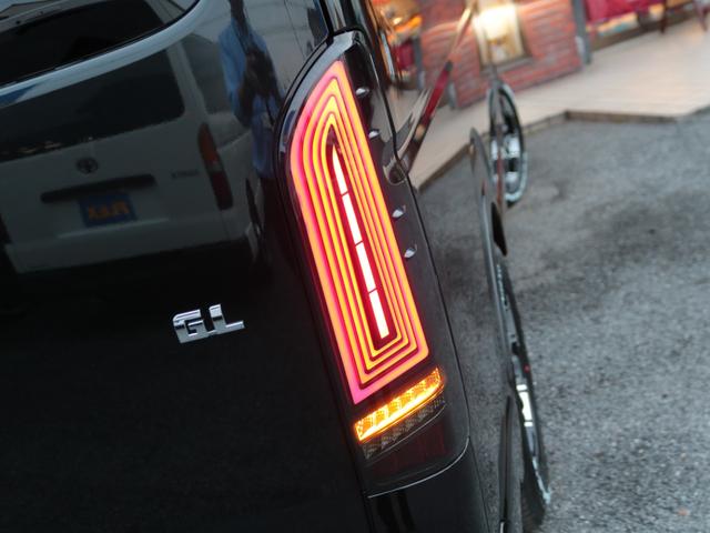 ハイエースワゴン GL ロング 新車8型 メカレスBIG-X11インチナビ 大型12.8フリップダウン 床張りフローリングフロア 全席黒革調シートカバー 1.5インチローダウン 新作Delf06 17インチAW ナスカータイヤ(33枚目)