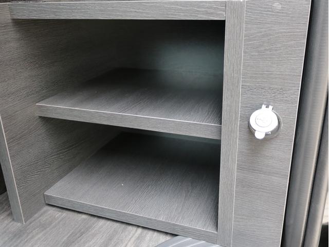 ハイエースワゴン GL ロング 新車 FLEX内装架装Relaxing ベット&テーブル車中泊仕様 HDMIスマホミラーリング フルセグナビ&フリップダウンモニター USB電源増設 デジタルインナーミラー パノラミックビューモニター(70枚目)