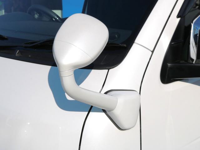 ハイエースバン スーパーＧＬ　ダークプライムＩＩ　ディーゼル４ＷＤ床張り跳ね上げベット　純正フルセグナビ　カロッツェリアツイーター　スモークフィルム　ＴＲＤフロントスポイラー　ＴＲＤサイドスカート　ＴＲＤリアバンパースポイラー　ＴＲＤスカッフプレート（30枚目）