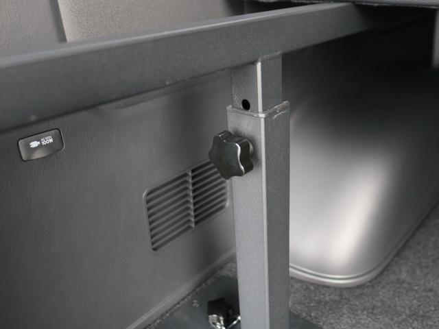 ハイエースバン スーパーGL ダークプライムII 登録済未使用車 高さ調節車中泊ベット HDMIスマホミラーリング 走行中視聴フルセグナビ パノラミックビューモニター デジタルインナーミラー トヨタセーフティセンス クリアランスソナー サイドバー(60枚目)