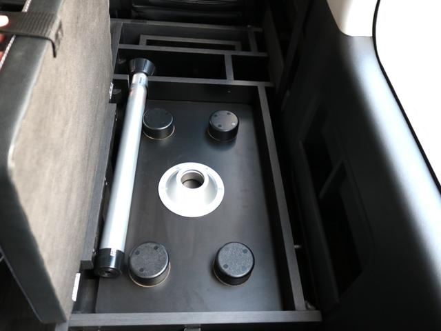 ハイエースワゴン GL ロング FLEX内装アレンジ【familiar】ベット&テーブル車中泊仕様 BIG-X11インチナビ HDMIスマホミラーリング フローリングフロア デジタルインナーミラー パノラミックビューモニター TSS(62枚目)