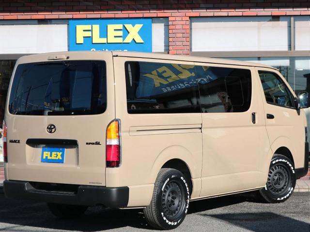 ハイエースバン ロングスーパーGL 登録済未使用車 アースカラーパッケージ メカレスBIG-X11インチナビ HDMIスマホミラーリング ブラックエディション 黒革調シートカバー デジタルインナーミラー PVM 小窓付きスライドガラス(16枚目)