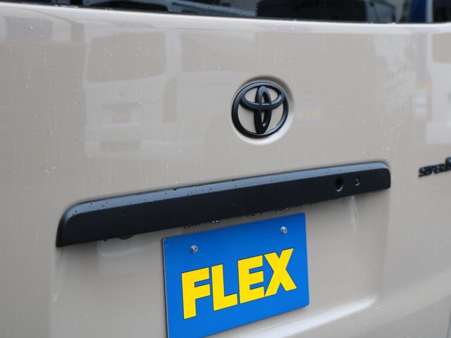 ハイエースバン ロングスーパーGL 登録済未使用車 アースカラーパッケージ メカレスBIG-X11インチナビ HDMIスマホミラーリング ブラックエディション 黒革調シートカバー デジタルインナーミラー PVM 小窓付きスライドガラス(24枚目)