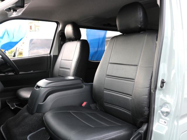 ハイエースバン ロングスーパーGL 登録済未使用車 アースカラーパッケージ メカレスBIG-X11インチナビ HDMIスマホミラーリング ブラックエディション 黒革調シートカバー デジタルインナーミラー PVM 小窓付きスライドガラス(43枚目)