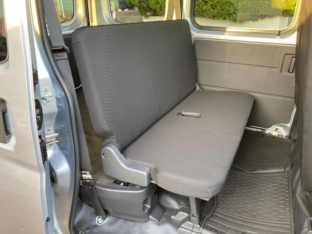 ハイゼットカーゴ ＤＸ　５速マニュアル　パワーウィンドウ　キーレス　衝突被害軽減システム　クリアランスソナー　ＡＭ／ＦＭラジオ　オーバーヘッドシェルフ（17枚目）