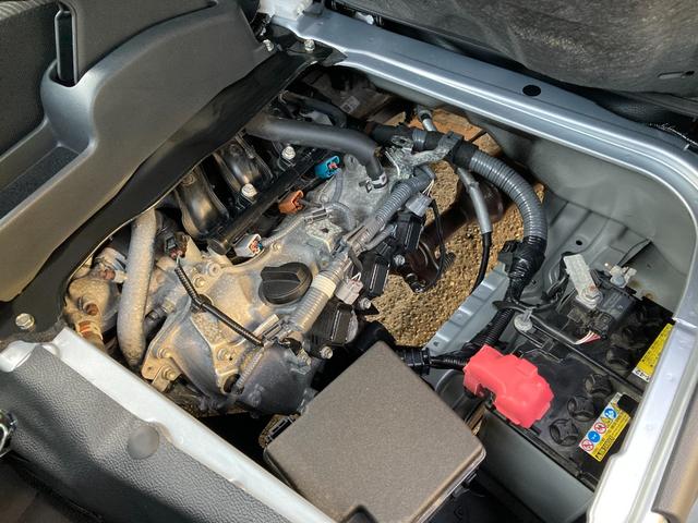 ハイゼットカーゴ ＤＸ　５速マニュアル　パワーウィンドウ　キーレス　衝突被害軽減システム　クリアランスソナー　ＡＭ／ＦＭラジオ　オーバーヘッドシェルフ（26枚目）