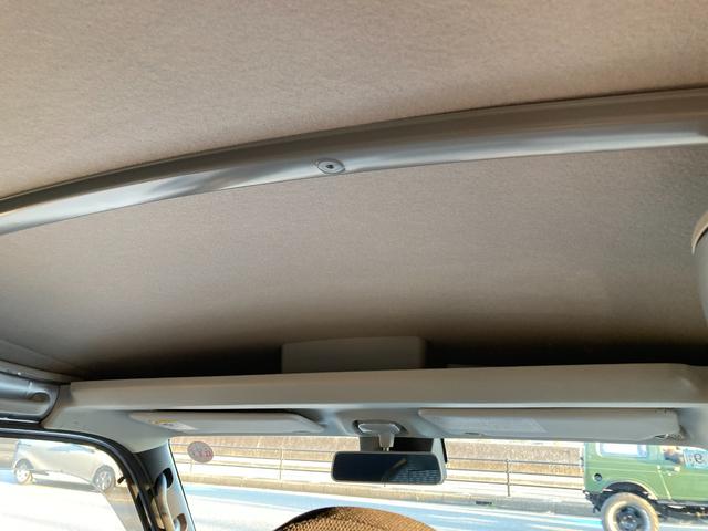 ハイゼットカーゴ ＤＸ　５速マニュアル　パワーウィンドウ　キーレス　衝突被害軽減システム　クリアランスソナー　ＡＭ／ＦＭラジオ　オーバーヘッドシェルフ（27枚目）
