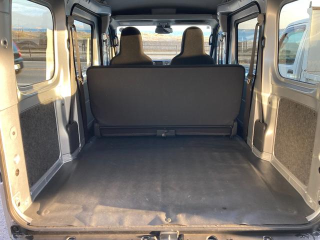 ハイゼットカーゴ ＤＸ　５速マニュアル　パワーウィンドウ　キーレス　衝突被害軽減システム　クリアランスソナー　ＡＭ／ＦＭラジオ　オーバーヘッドシェルフ（31枚目）