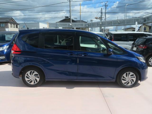 フリード Ｇ・ホンダセンシング　ワンオーナー　禁煙車　ＣＭＢＳ　純正ドラレコ　純正メモリーナビＴＶ　ＤＶＤ再生　Ｂｌｕｅｔｏｏｔｈ接続　ＥＴＣ　スマートキー　ＬＥＤ　クルーズコントロール　両側パワスラ　ドアバイザー　バックカメラ（4枚目）