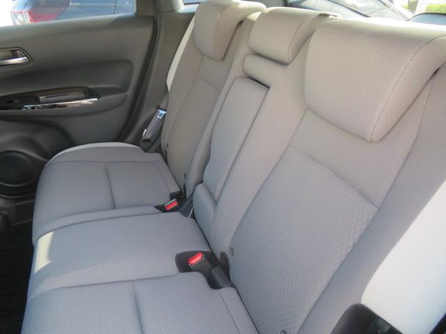 フィット ｅ：ＨＥＶクロスター　ワンオーナー　禁煙車　ＣＭＢＳ　ＥＴＣ　純正メモリーナビＴＶ　ＤＶＤ再生　Ｂｌｕｅｔｏｏｔｈ接続　ＵＳＢ　ＬＥＤ　クルーズコントロール　オートマチックブレーキホールド　ＦＲソナー　Ｂカメラ　１オーナー（14枚目）