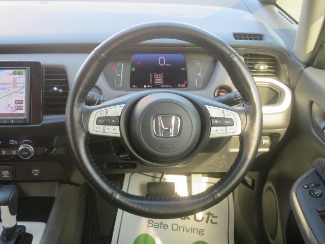 フィット ｅ：ＨＥＶクロスター　ワンオーナー　禁煙車　ＣＭＢＳ　ＥＴＣ　純正メモリーナビＴＶ　ＤＶＤ再生　Ｂｌｕｅｔｏｏｔｈ接続　ＵＳＢ　ＬＥＤ　クルーズコントロール　オートマチックブレーキホールド　ＦＲソナー　Ｂカメラ　１オーナー（16枚目）