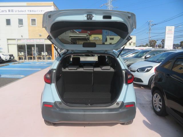 フィット ｅ：ＨＥＶクロスター　ワンオーナー　禁煙車　ＣＭＢＳ　ＥＴＣ　純正メモリーナビＴＶ　ＤＶＤ再生　Ｂｌｕｅｔｏｏｔｈ接続　ＵＳＢ　ＬＥＤ　クルーズコントロール　オートマチックブレーキホールド　ＦＲソナー　Ｂカメラ　１オーナー（18枚目）