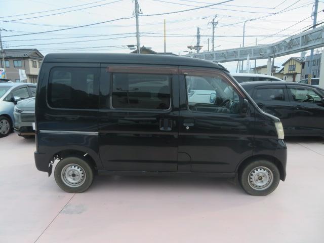 ハイゼットカーゴ クルーズ　ワンオーナー　禁煙　４ＷＤ　社外メモリーナビＴＶ　ＤＶＤ再生　Ｂｌｕｅｔｏｏｔｈ接続　電動格納ミラー　両側スライドドア　社外ドラレコ　ドアバイザー　タイミングチェーン　ドラレコ付き　ワンオ－ナ－　ＰＳ（4枚目）