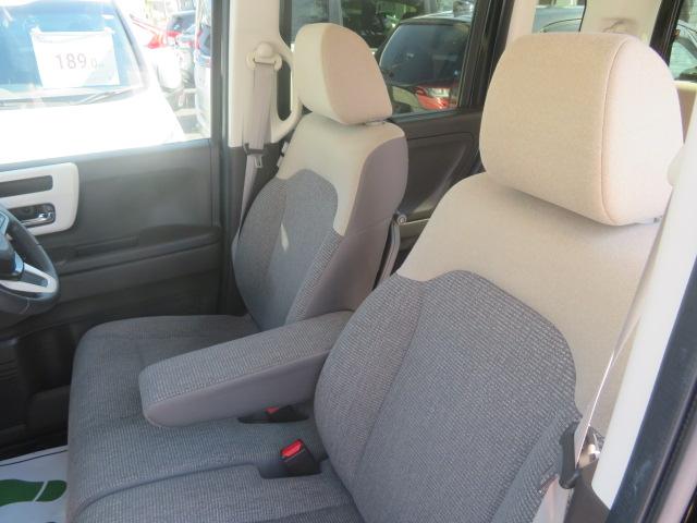 フロントシートの画像です！当店在庫車は全車保証付きですので、ご購入後も安心です！