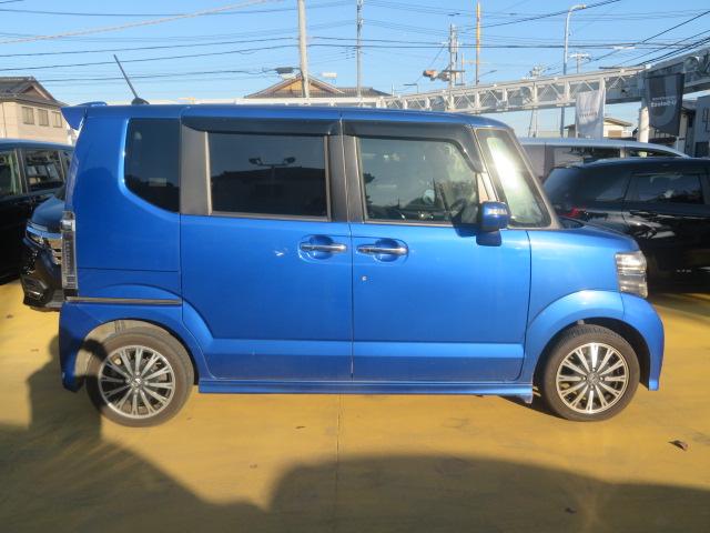 Ｎ－ＢＯＸカスタム Ｇ・ターボＬパッケージ　ワンオーナー　禁煙車　ＣＴＢＡ　４ＷＤ　ターボ車　ＥＴＣ純正メモリーナビＴＶ　ＤＶＤ再生　Ｂｌｕｅｔｏｏｔｈ接続　ＨＩＤ　フォグ　スマートキー　両側パワスラ　シートヒーター　クルコン　Ｂカメラ　ＰＳ（4枚目）