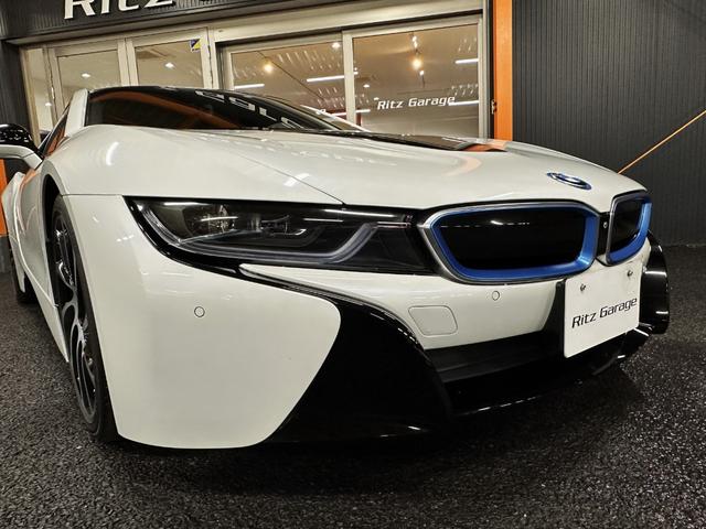 ｉ８ ベースグレード　純正ナビ　全方位カメラ　ＥＴＣ　純正２０インチアルミホイル　ハーマンカードン　ブルーシートベルト　シートヒーター　パワーシート（4枚目）