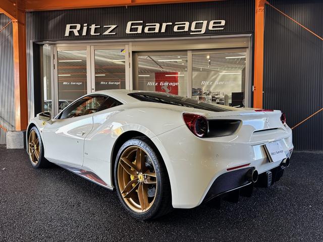 ４８８ＧＴＢ ベースグレード　正規ディーラー車両　左ハンドル　カーボンファイバーＬＥＤステアリング　カーボンエンジンルームカバー　フロントリフティングシステム（8枚目）