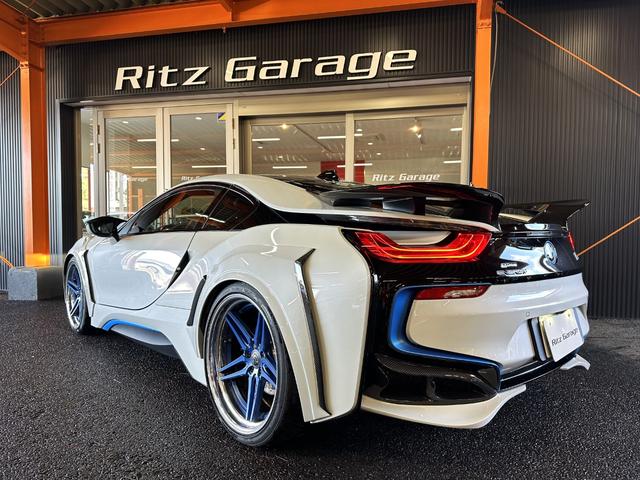 ｉ８ ベースグレード　ＥＮＥＲＧＹエアロ　ホイル　マフラー　全方位カメラ　ガルウイング　左Ｈ　ハーマンガートン音響　ブルーシートベルト　ヘッドアップディスプレイ（8枚目）