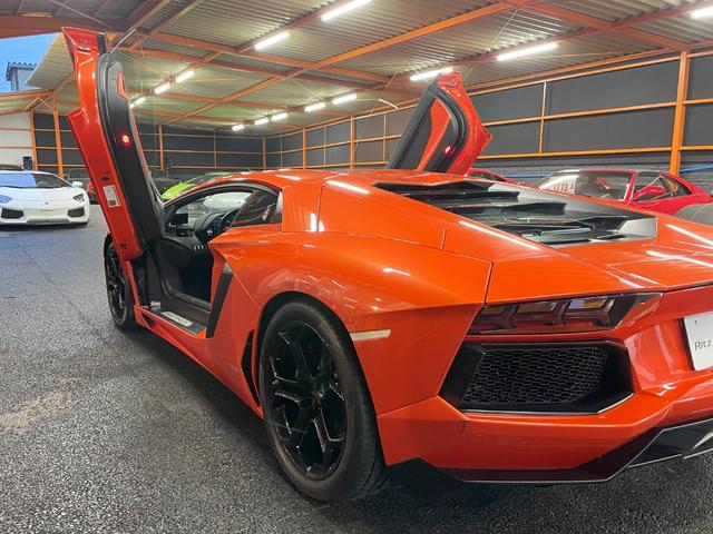 アヴェンタドール ＬＰ７００－４　正規Ｄ車　左Ｈ　Ｆリフティング　禁煙車　カーボンブレーキ（24枚目）