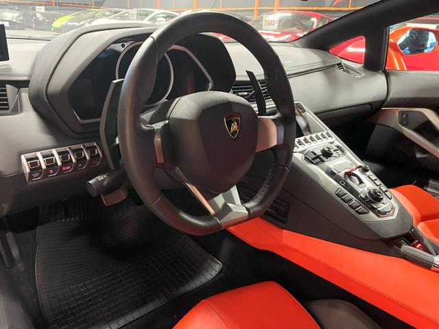 アヴェンタドール ＬＰ７００－４　正規Ｄ車　左Ｈ　Ｆリフティング　禁煙車　カーボンブレーキ（34枚目）