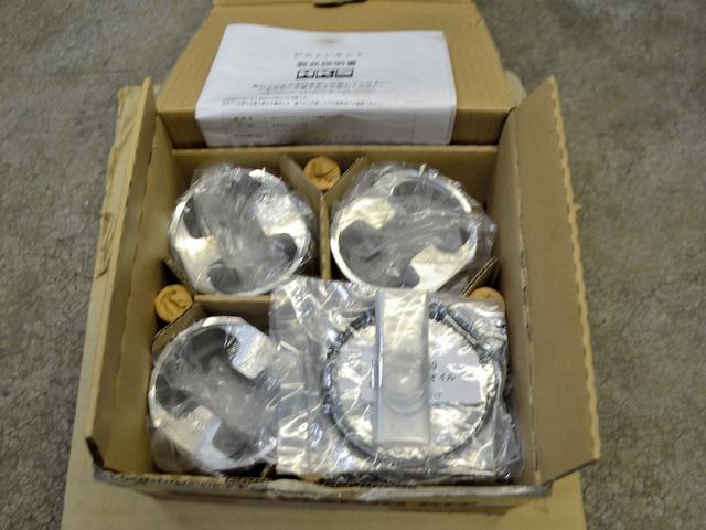 HKS 2.1L 東名M7960タービン 叩き出しフェンダー(13枚目)