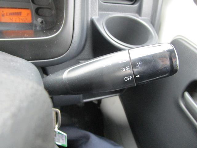 ミニキャブトラック Ｍ　５速マニュアル　エアコン　パワステ　衝突安全ボディー　盗難防止　運転席エアバック　助手席エアバック（30枚目）