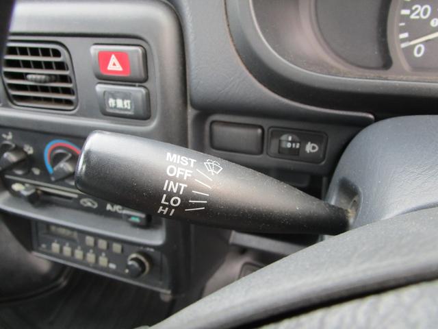 アクティトラック ＳＤＸ　５速マニュアル　タイミングベルト交換済み　パワステ　エアコン　運転席エアバック（27枚目）