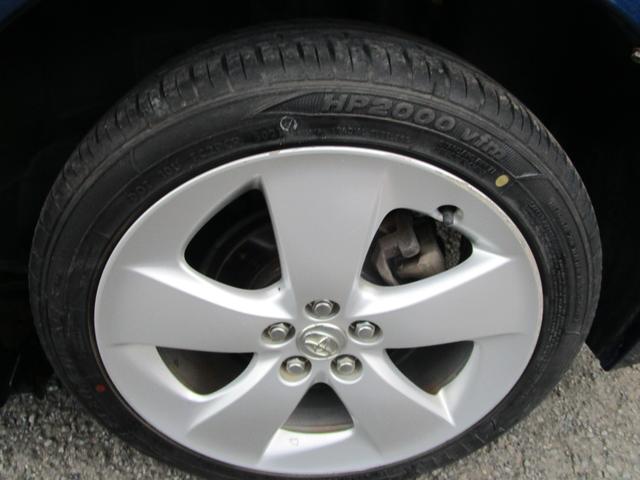 プリウス Ｓツーリングセレクション　アイドリングストップ　ＬＥＤランプ　ナビ　バックカメラ　記録簿　プッシュスタート　盗難防止　衝突安全　運転席エアバック　助手席エアバック（19枚目）