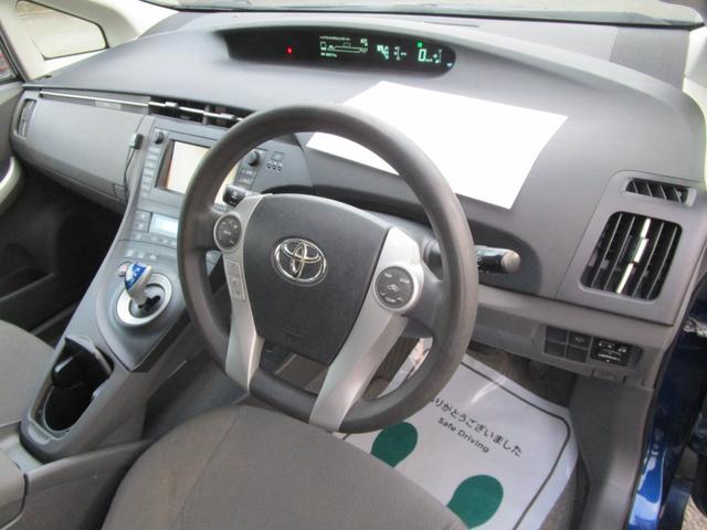 プリウス Ｓツーリングセレクション　アイドリングストップ　ＬＥＤランプ　ナビ　バックカメラ　記録簿　プッシュスタート　盗難防止　衝突安全　運転席エアバック　助手席エアバック（24枚目）