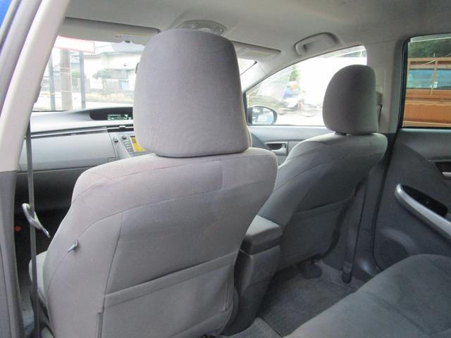 プリウス Ｓツーリングセレクション　アイドリングストップ　ＬＥＤランプ　ナビ　バックカメラ　記録簿　プッシュスタート　盗難防止　衝突安全　運転席エアバック　助手席エアバック（35枚目）