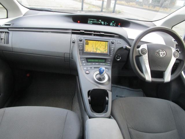プリウス Ｓツーリングセレクション　アイドリングストップ　ＬＥＤランプ　ナビ　バックカメラ　記録簿　プッシュスタート　盗難防止　衝突安全　運転席エアバック　助手席エアバック（36枚目）