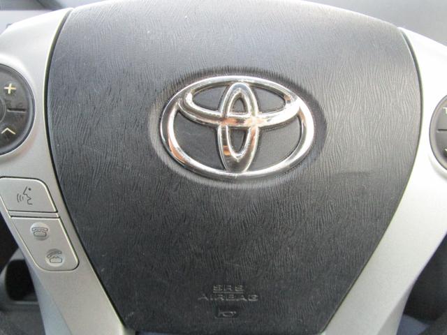 プリウス Ｓツーリングセレクション　アイドリングストップ　ＬＥＤランプ　ナビ　バックカメラ　記録簿　プッシュスタート　盗難防止　衝突安全　運転席エアバック　助手席エアバック（43枚目）