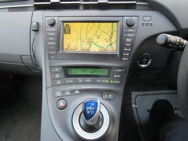 プリウス Ｓツーリングセレクション　アイドリングストップ　ＬＥＤランプ　ナビ　バックカメラ　記録簿　プッシュスタート　盗難防止　衝突安全　運転席エアバック　助手席エアバック（47枚目）