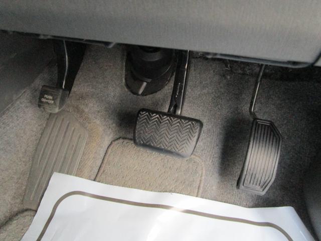 プリウス Ｓツーリングセレクション　アイドリングストップ　ＬＥＤランプ　ナビ　バックカメラ　記録簿　プッシュスタート　盗難防止　衝突安全　運転席エアバック　助手席エアバック（56枚目）