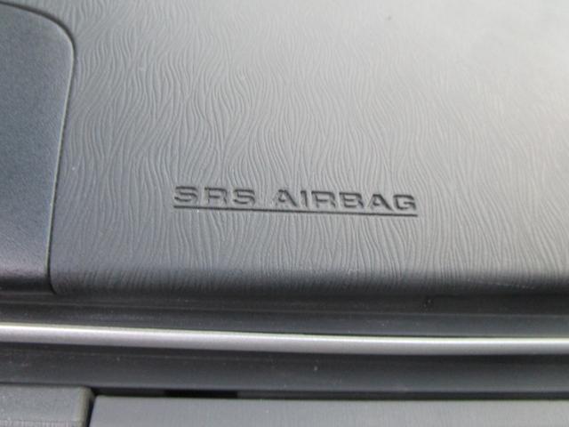 プリウス Ｓツーリングセレクション　アイドリングストップ　ＬＥＤランプ　ナビ　バックカメラ　記録簿　プッシュスタート　盗難防止　衝突安全　運転席エアバック　助手席エアバック（60枚目）