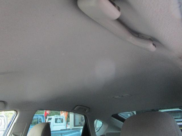 プリウス Ｓツーリングセレクション　アイドリングストップ　ＬＥＤランプ　ナビ　バックカメラ　記録簿　プッシュスタート　盗難防止　衝突安全　運転席エアバック　助手席エアバック（61枚目）