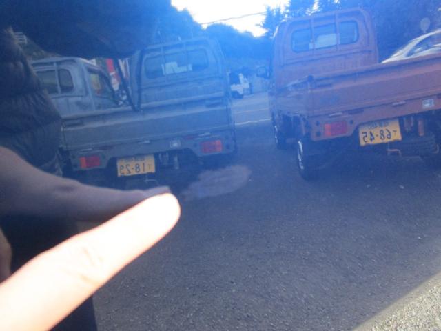 プリウス Ｓツーリングセレクション　アイドリングストップ　ＬＥＤランプ　ナビ　バックカメラ　記録簿　プッシュスタート　盗難防止　衝突安全　運転席エアバック　助手席エアバック（67枚目）