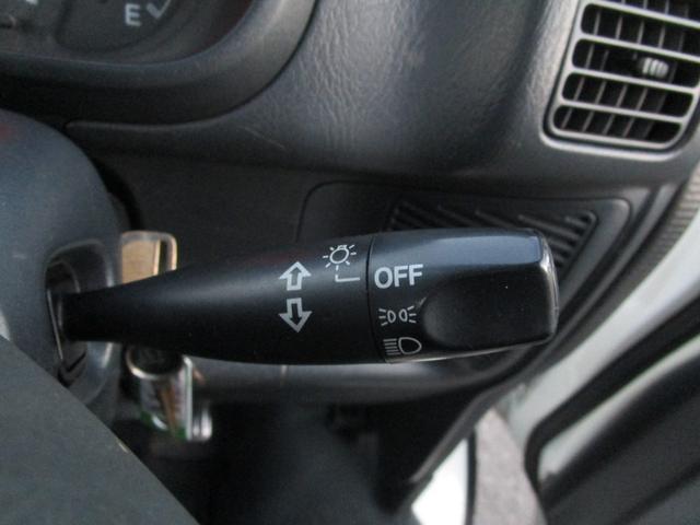 アクティトラック ＳＴＤ　オートマ　エアコン　パワステ　運転席エアバック　３方開き（29枚目）