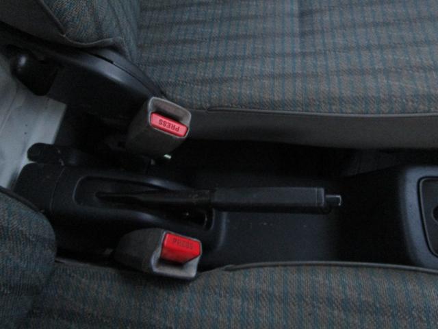 アクティトラック ＳＴＤ　オートマ　エアコン　パワステ　運転席エアバック　３方開き（35枚目）
