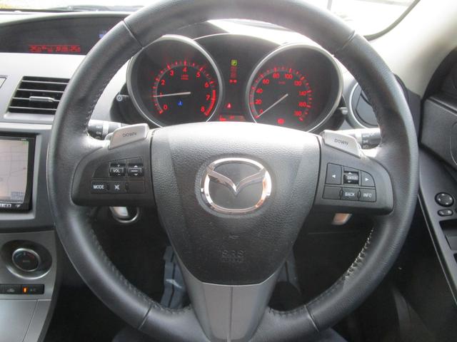 アクセラスポーツ 20S アイドリングストップ 記録簿 プッシュスタート 盗難防止 衝突安全 運転席エアバック 助手席エアバック ナビ TV Bluetooth(39枚目)