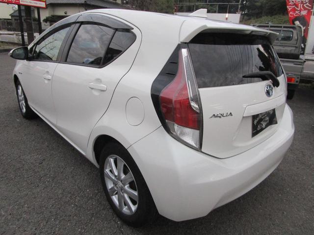 アクア Ｇ　プッシュスタート　ドライブレコーダー　ナビ　バックカメラ　Ｂｌｕｅｔｏｏｔｈアイドリングストップ　シートヒーター　運転席エアバック　助手席エアバック　盗難防止（8枚目）