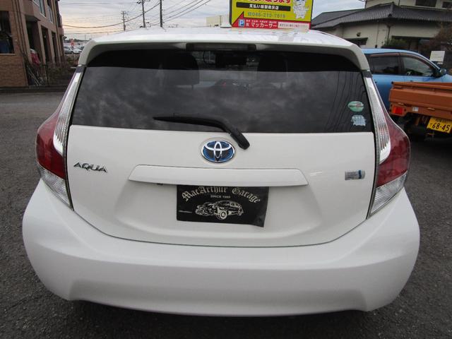 アクア Ｇ　プッシュスタート　ドライブレコーダー　ナビ　バックカメラ　Ｂｌｕｅｔｏｏｔｈアイドリングストップ　シートヒーター　運転席エアバック　助手席エアバック　盗難防止（9枚目）