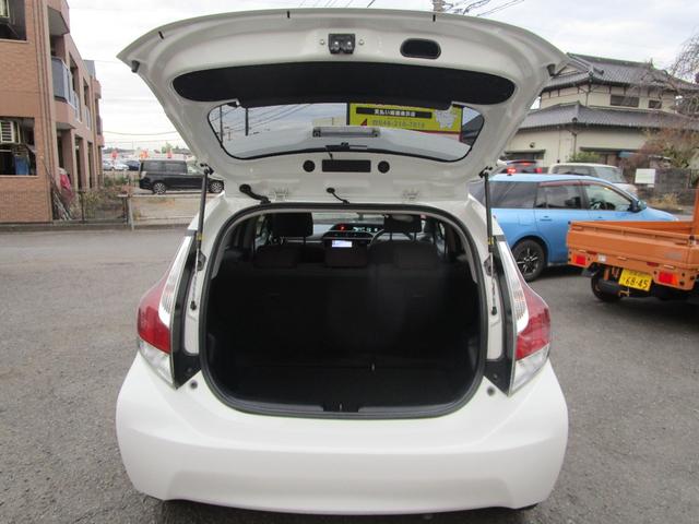 アクア Ｇ　プッシュスタート　ドライブレコーダー　ナビ　バックカメラ　Ｂｌｕｅｔｏｏｔｈアイドリングストップ　シートヒーター　運転席エアバック　助手席エアバック　盗難防止（10枚目）