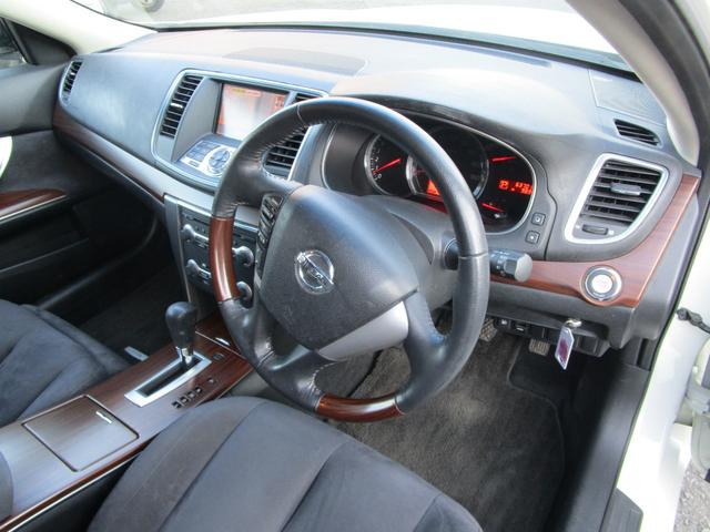 ティアナ ２５０ＸＶ　バックカメラ　ナビ　ＴＶ　パワーシート　プッシュスタート　ＥＴＣ　運転席エアバック　助手席エアバック　盗難防止　衝突安全ボディー（22枚目）