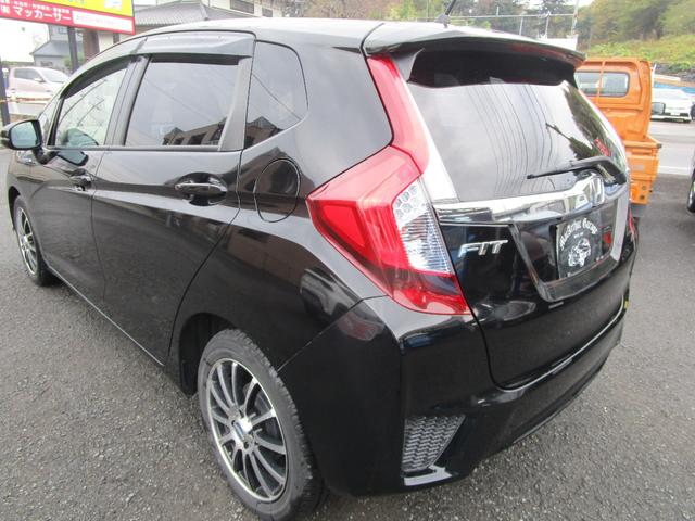 フィットハイブリッド Ｌパッケージ　プッシュスタート　バックカメラ　カーナビ　アイドリングストップ　スマートキー　ＬＥＤランプ　衝突安全ボディー　盗難防止　運転席エアバック　助手席エアバック（8枚目）