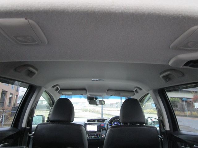 フィットハイブリッド Ｌパッケージ　プッシュスタート　バックカメラ　カーナビ　アイドリングストップ　スマートキー　ＬＥＤランプ　衝突安全ボディー　盗難防止　運転席エアバック　助手席エアバック（12枚目）