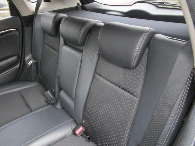 フィットハイブリッド Ｌパッケージ　プッシュスタート　バックカメラ　カーナビ　アイドリングストップ　スマートキー　ＬＥＤランプ　衝突安全ボディー　盗難防止　運転席エアバック　助手席エアバック（33枚目）