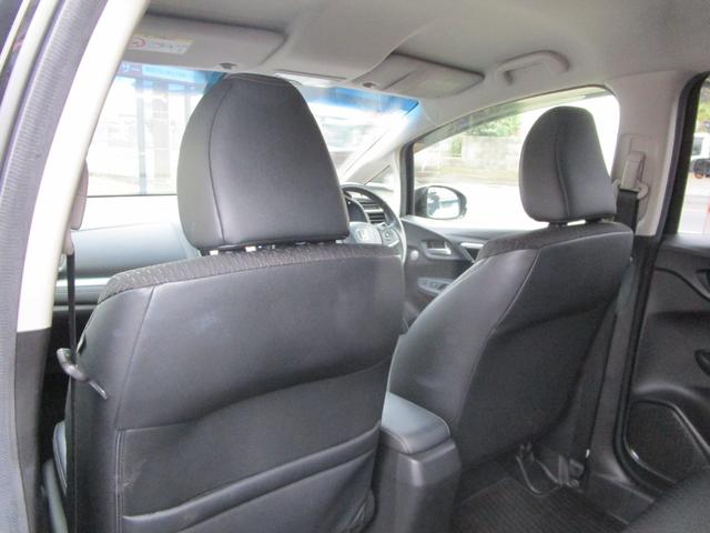 フィットハイブリッド Ｌパッケージ　プッシュスタート　バックカメラ　カーナビ　アイドリングストップ　スマートキー　ＬＥＤランプ　衝突安全ボディー　盗難防止　運転席エアバック　助手席エアバック（35枚目）