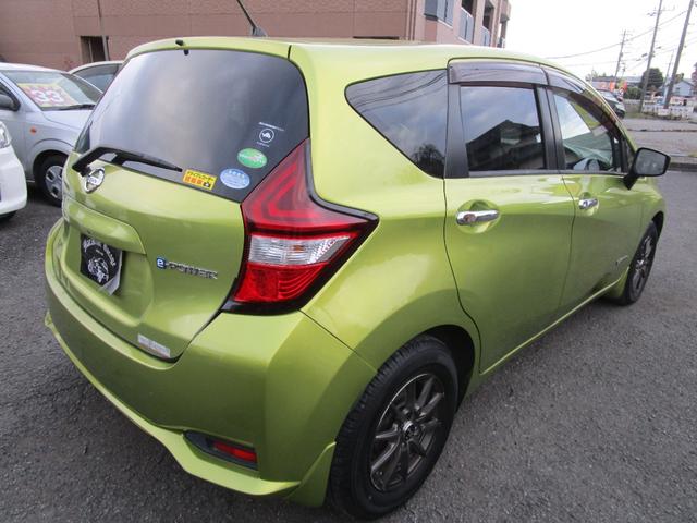 ノート ｅ－パワー　Ｘ　スマートキー　プッシュスタート　オートエアコン　ナビＴＶ　オートライト　運転席エアバッグ　助手席エアバッグ　ＡＢＳ　盗難防止システム（7枚目）